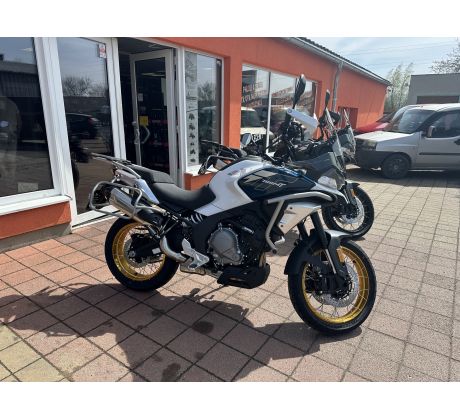 CFMOTO 700MT Adventure